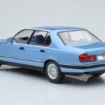 BMW Seria 7 E32 730i Albastru MCG 1:18