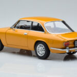 Alfa Romeo 1750 GTV Galben Norev 1:18 - image 6 of 7