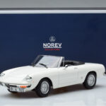 Alfa Romeo 2000 Spider Alb Norev 1:18 - image 7 of 7