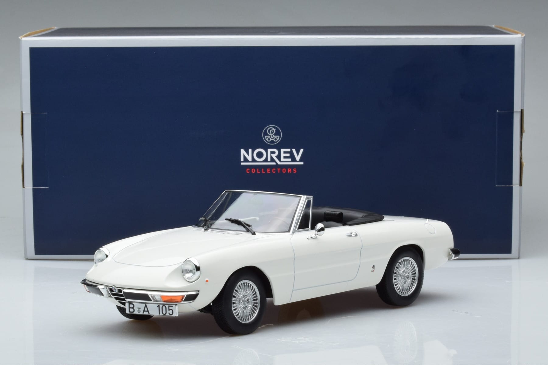 Alfa Romeo 2000 Spider Alb Norev 1:18 187882 Metal - imaginea 7 din 7