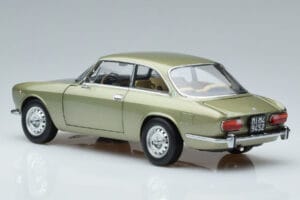 Alfa Romeo GTV 2000 Verde Ediție Limitată Norev 1:18 187913 Metal - imaginea 6 din 7