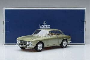 Alfa Romeo GTV 2000 Verde Ediție Limitată Norev 1:18 187913 Metal - imaginea 7 din 7