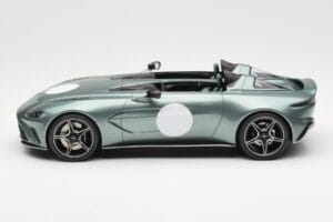 Aston Martin V12 Speedster Verde Metallic GT Spirit 1:18 GT906 Rășină - imaginea 3 din 6