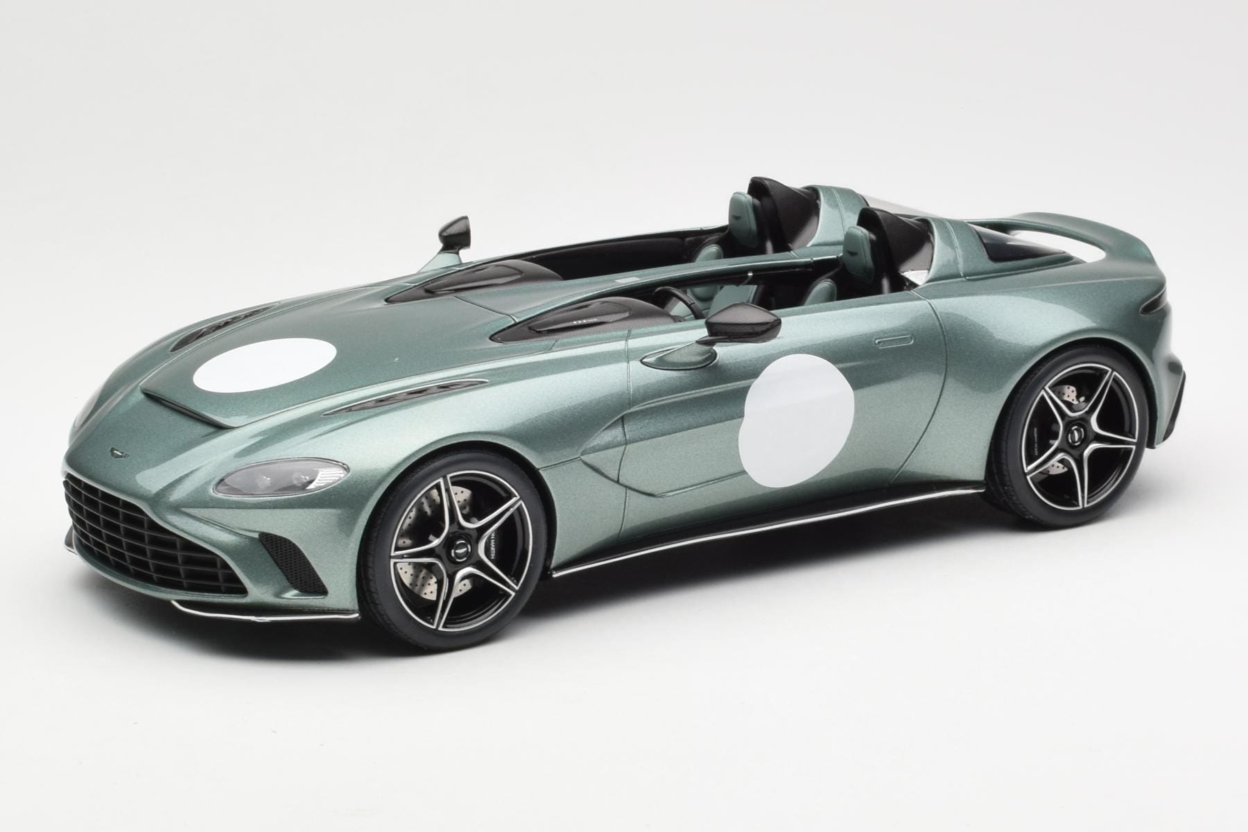 Aston Martin V12 Speedster Verde Metallic GT Spirit 1:18 GT906 Rășină