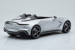 Aston Martin V12 Speedster Argintiu GT Spirit 1:18 GT430 Rășină - imaginea 2 din 6