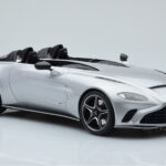 Aston Martin V12 Speedster Argintiu GT Spirit 1:18 - image 4 of 6