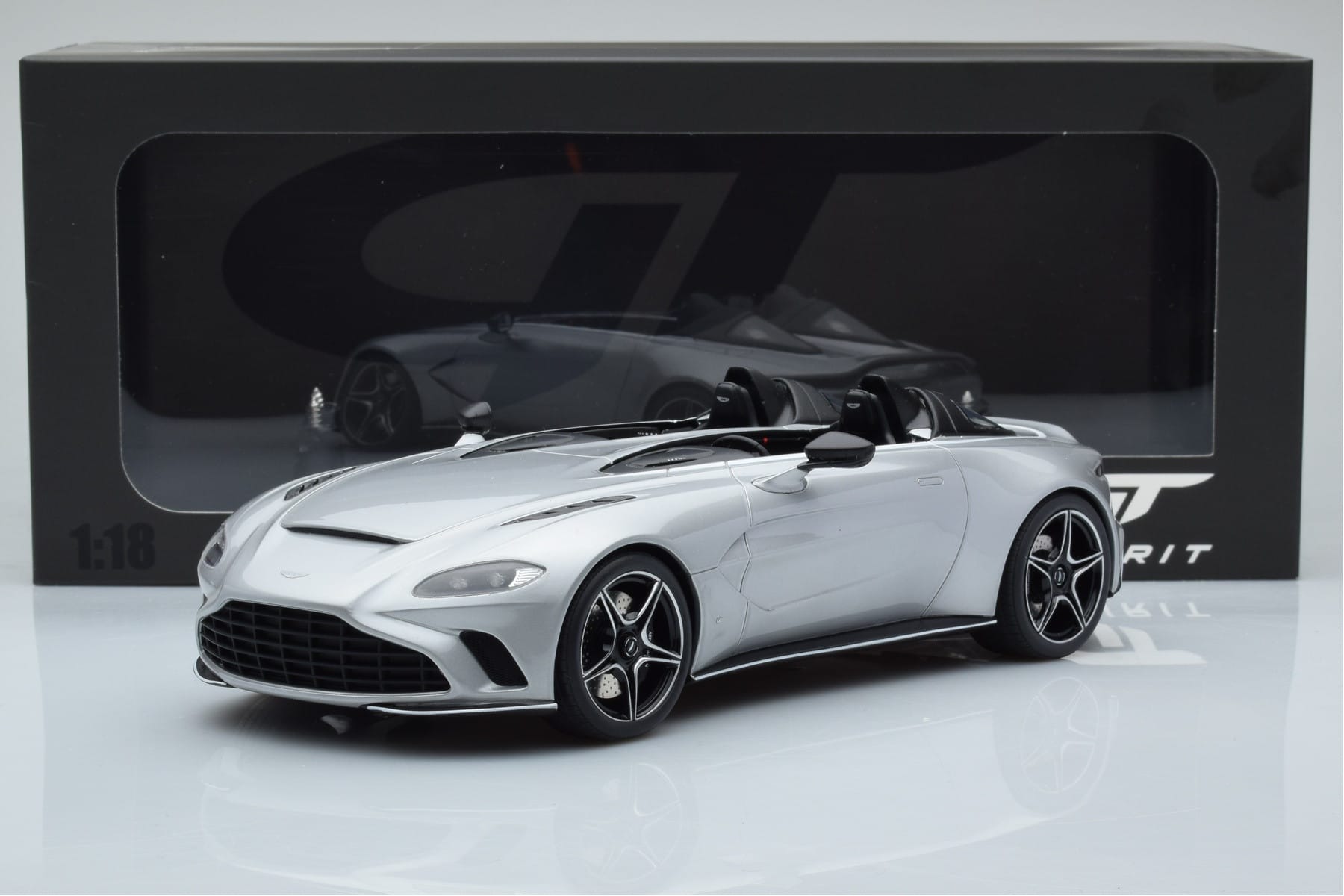 Aston Martin V12 Speedster Argintiu GT Spirit 1:18 GT430 Rășină - imaginea 6 din 6