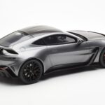 Aston Martin V12 Vantage Magnetic Argintiu GT Spirit 1:18 GT443 - image 2 of 6