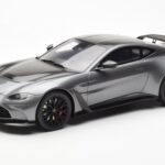 Aston Martin V12 Vantage Magnetic Argintiu GT Spirit 1:18 GT443