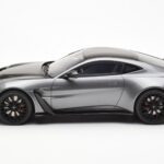 Aston Martin V12 Vantage Magnetic Argintiu GT Spirit 1:18 GT443 - image 3 of 6