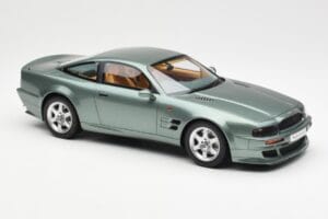 Aston Martin V8 Vantage Verde GT Spirit 1:18 GT345 Rășină - imaginea 4 din 6