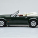 Aston Martin V8 Vantage Volante Verde GT Spirit 1:18 - image 3 of 6