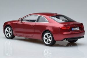 Audi A5 B8 Roșu Granat Norev 1:18 188352 Metal - imaginea 6 din 7