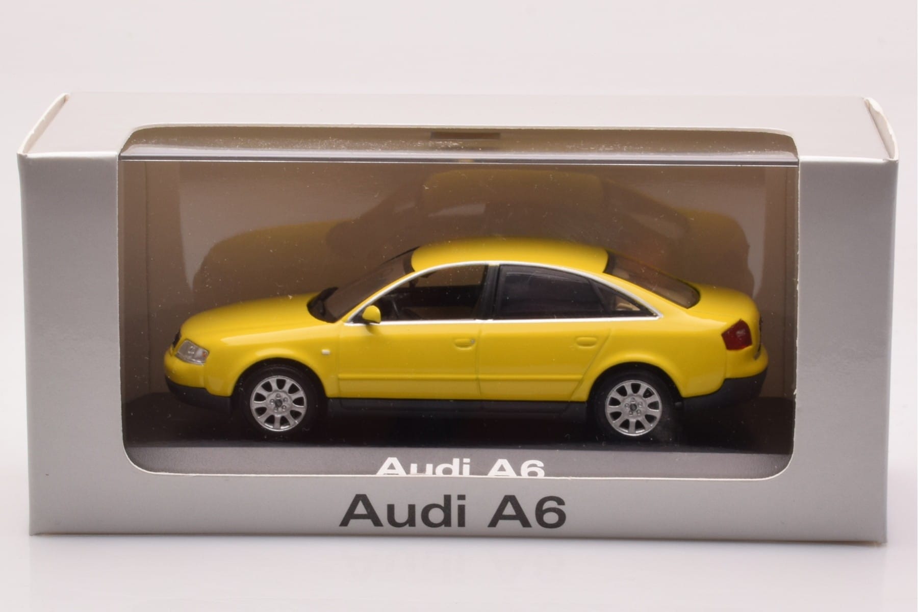 Audi A6 C5 Galben Minichamps 1:43 IND47004 Metal - imaginea 4 din 4