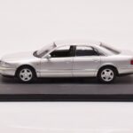 Audi A8 D2 Argintiu Dungă Verde Minichamps 1:43