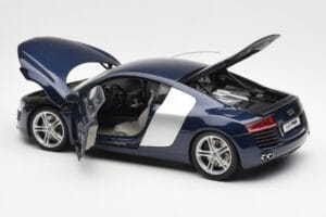 Audi R8 4.2 FSI V8 Albastru Kyosho 1:18 09213BL Metal - imaginea 5 din 8