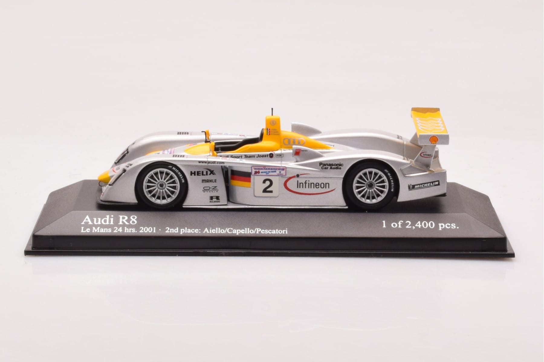 Audi R8 Infineon #2 L. Aiello / R. Capello / Pescatori 2nd Place 24 Hours of Le Mans 2001 Minichamps 1:43 400011202 Metal