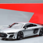 Audi R8 Performance Argintiu Kengfai 1:18 - image 10 of 10