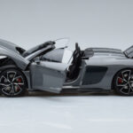 Audi R8 Spyder Performance Nardo Gri Kengfai 1:18 - image 4 of 11