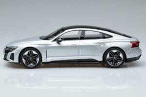 Audi RS e-tron GT Argintiu Norev 1:18 188381 Metal - imaginea 3 din 6