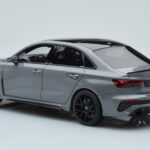 Audi RS3 8Y Sedan Performance Edition Gri GT Spirit 1:18 - image 5 of 6