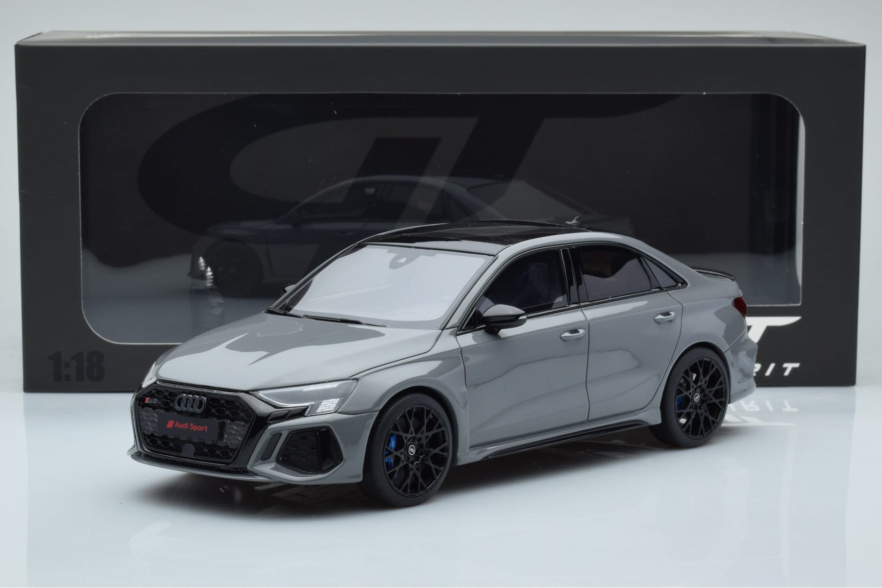Audi RS3 8Y Sedan Performance Edition Gri GT Spirit 1:18 GT885 Rășină - imaginea 6 din 6