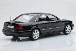 Audi S8 D2 Negru Otto 1:18 OT082 Rășină - imaginea 2 din 6
