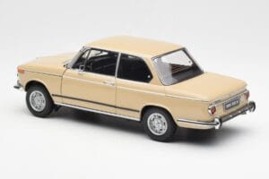 BMW 2002 Ti E10 Sahara Bej Kyosho 1:18 08541BG Metal - imaginea 7 din 8