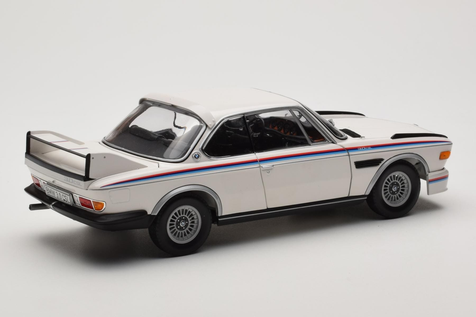 BMW 3.0 CSL E9 Alb Heritage Edition Minichamps 1:18 80432411550 Metal - imaginea 3 din 8