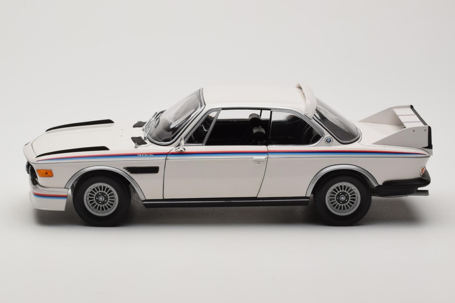 BMW 3.0 CSL E9 Alb Heritage Edition Minichamps 1:18 80432411550 Metal - imaginea 4 din 8