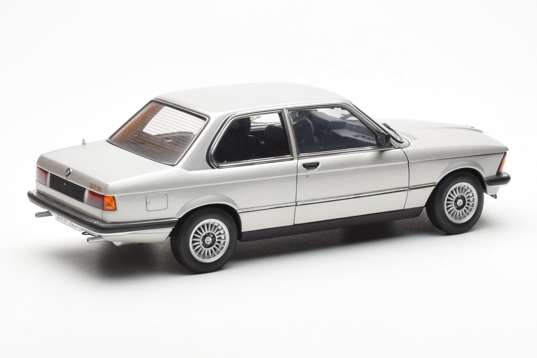 BMW 323i E21 Aspen Argintiu AUTOart 1:18 80430433552 Metal - imaginea 3 din 8