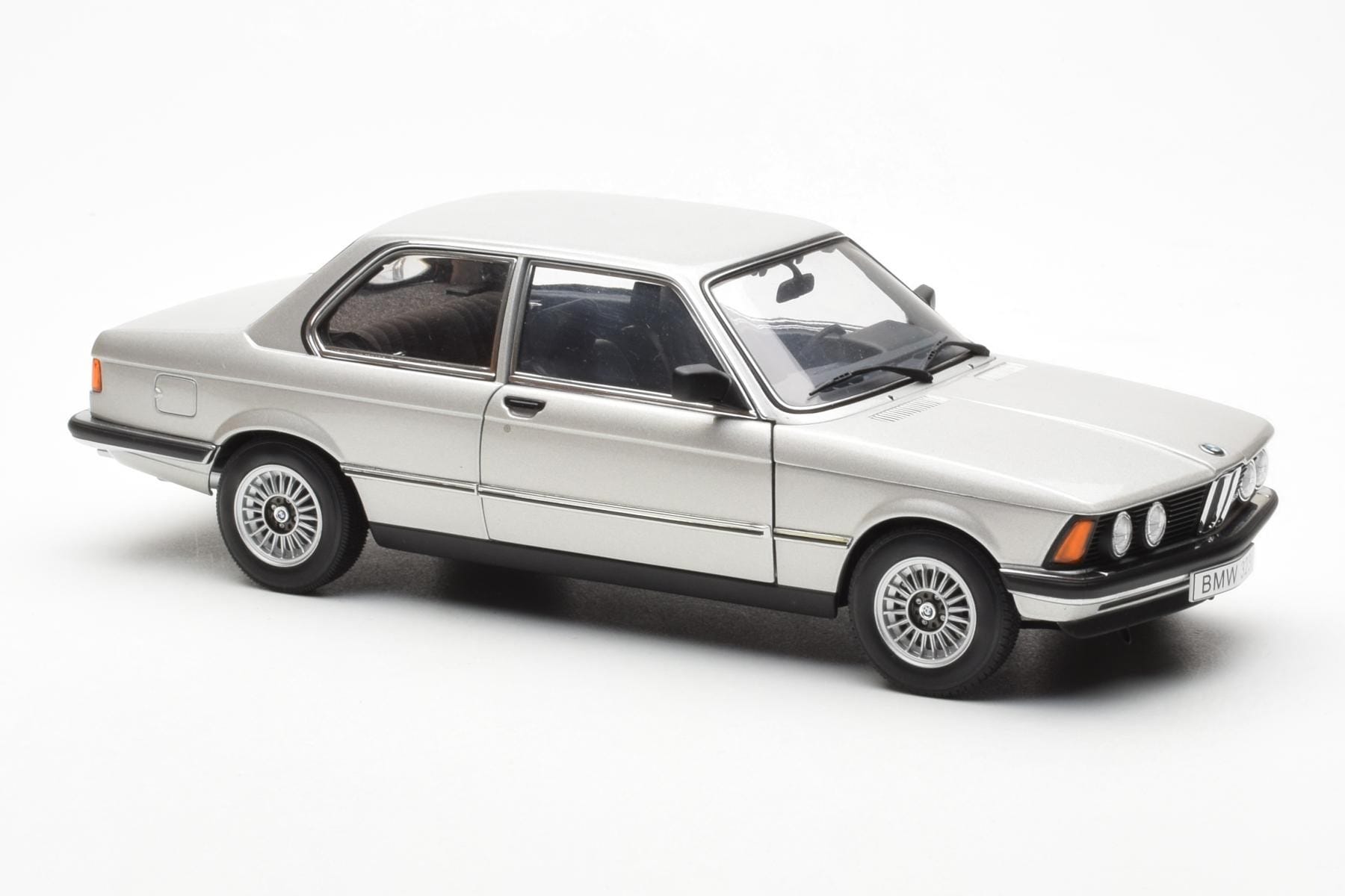 BMW 323i E21 Aspen Argintiu AUTOart 1:18 80430433552 Metal - imaginea 6 din 8