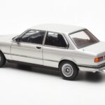 BMW 323i E21 Aspen Argintiu AUTOart 1:18 - image 7 of 8