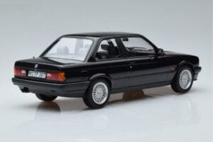 BMW 325i E30 Negru Norev 1:18 183203 Metal - imaginea 2 din 6