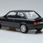 BMW 325i E30 Negru Norev 1:18 - image 5 of 6