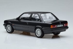BMW 325i E30 Negru Norev 1:18 183203 Metal - imaginea 5 din 6