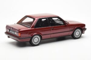 BMW 325i E30 Bordeaux Metallic Otto 1:18 OT102 Rășină - imaginea 2 din 6
