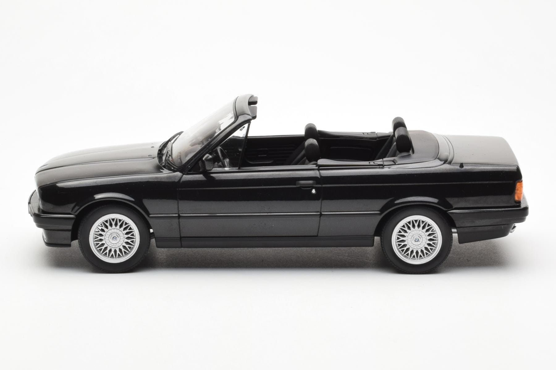 BMW 325i E30 Cabriolet Negru Metalic Norev 1:18 183211 Metal - imaginea 3 din 6