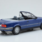 BMW 325i E30 Cabriolet Albastru MCG 1:18 - image 2 of 5