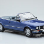 BMW 325i E30 Cabriolet Albastru MCG 1:18 - image 3 of 5
