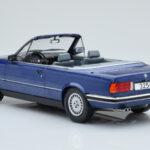 BMW 325i E30 Cabriolet Albastru MCG 1:18 - image 4 of 5
