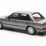 BMW 325i E30 Sedan Dolphin Gri Otto 1:18 - image 5 of 6