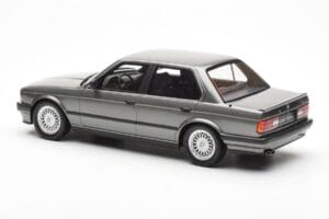 BMW 325i E30 Sedan Dolphin Gri Otto 1:18 OT819 Rășină - imaginea 5 din 6