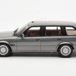 BMW 325i E30 Touring Gri Otto 1:18 - image 3 of 6