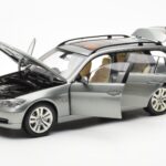 BMW 330i E91 Touring Gri Metallic Kyosho 1:18 - image 2 of 8