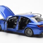 BMW 330i G20 Portimao Albastru Metallic Norev 1:18 - image 5 of 8