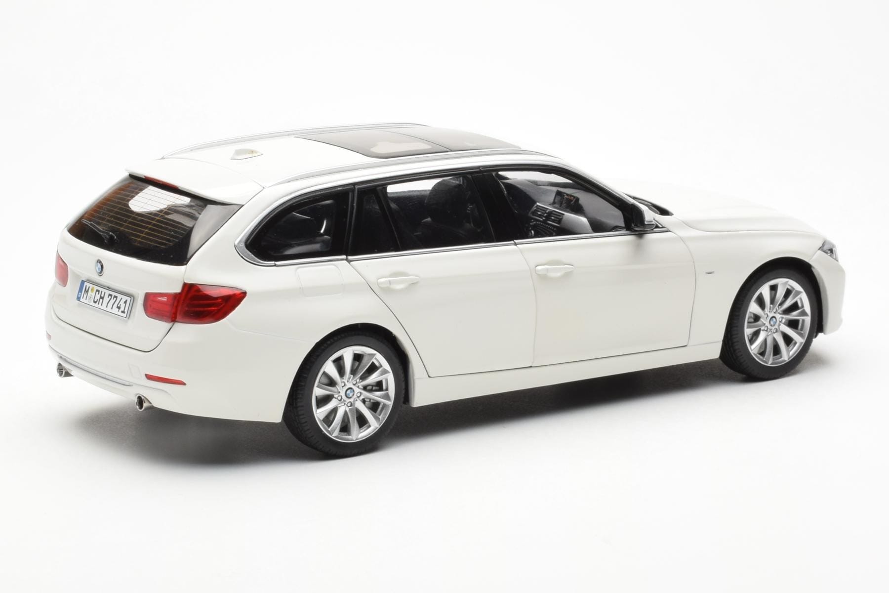 BMW 335i F31 Touring Alpine Alb Paragon 1:18 80432244242 Metal - imaginea 3 din 8