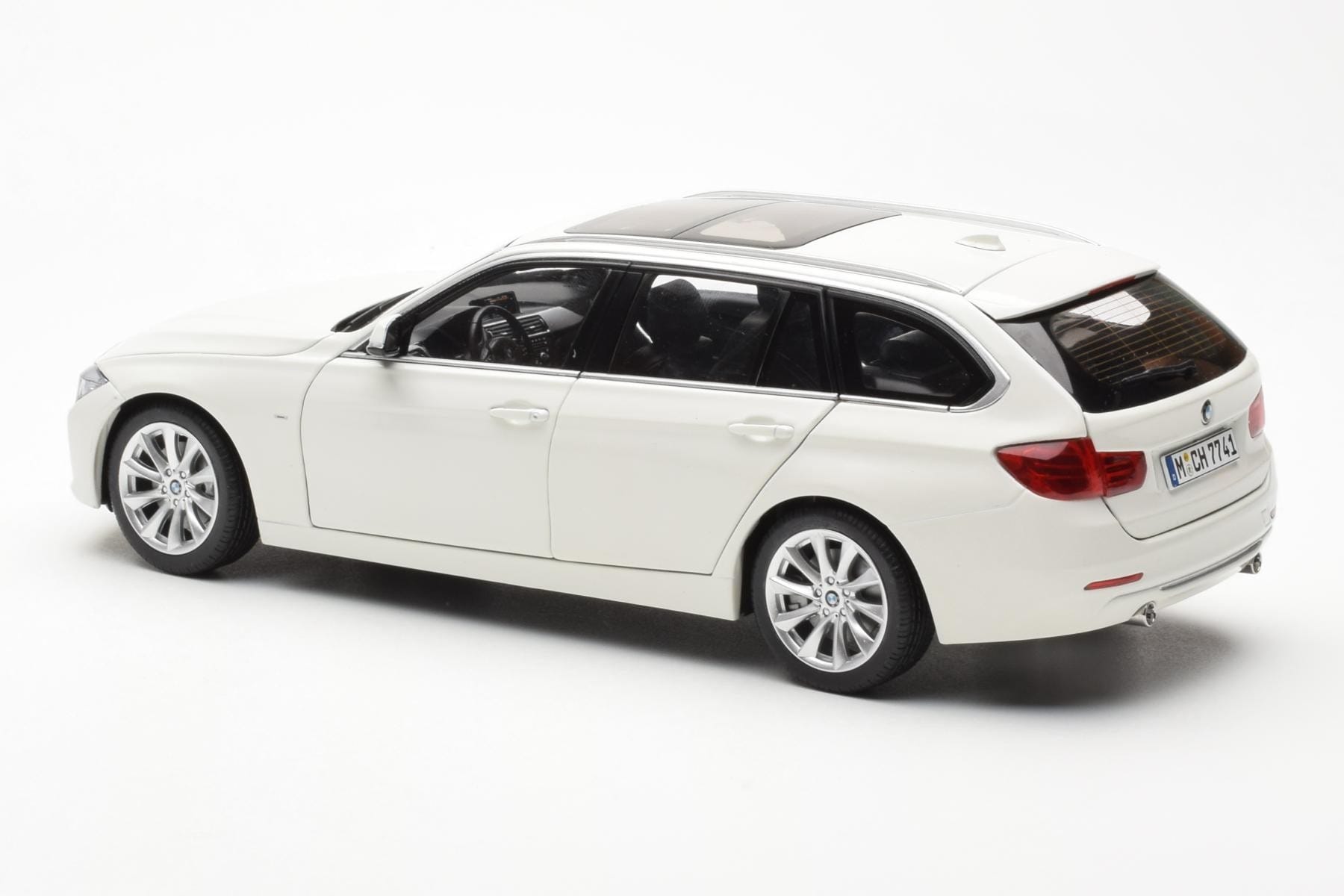 BMW 335i F31 Touring Alpine Alb Paragon 1:18 80432244242 Metal - imaginea 7 din 8