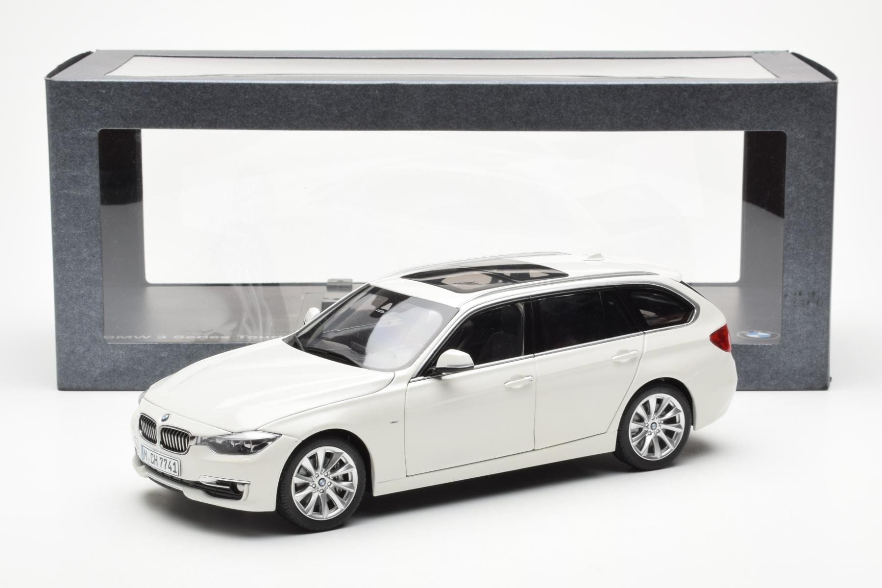 BMW 335i F31 Touring Alpine Alb Paragon 1:18 80432244242 Metal - imaginea 8 din 8