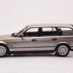 BMW 530i E34 Touring Gri Metalizat MCG 1:18 - image 3 of 6